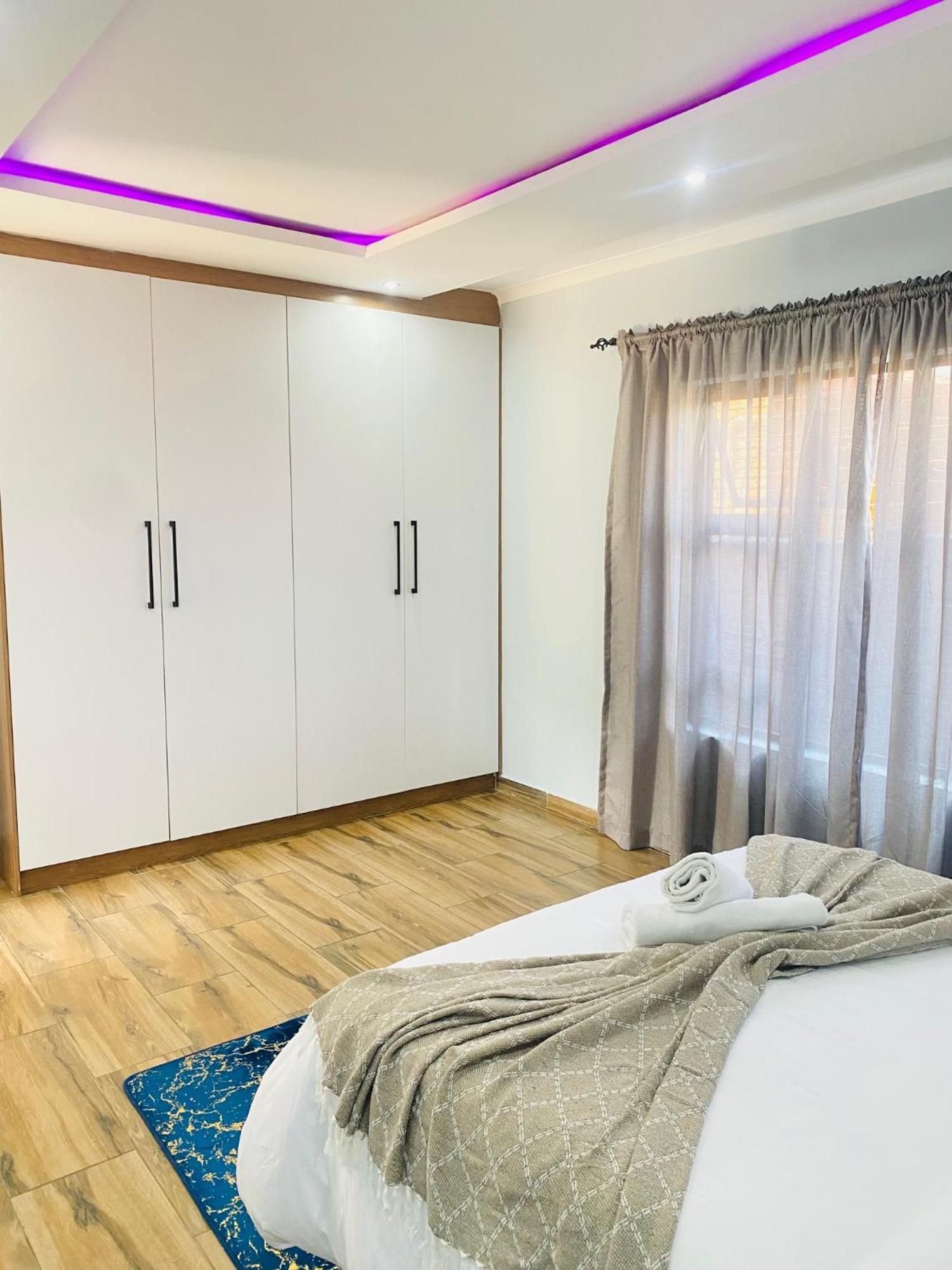 Airport Imperial Guest House Kempton Park Bagian luar foto