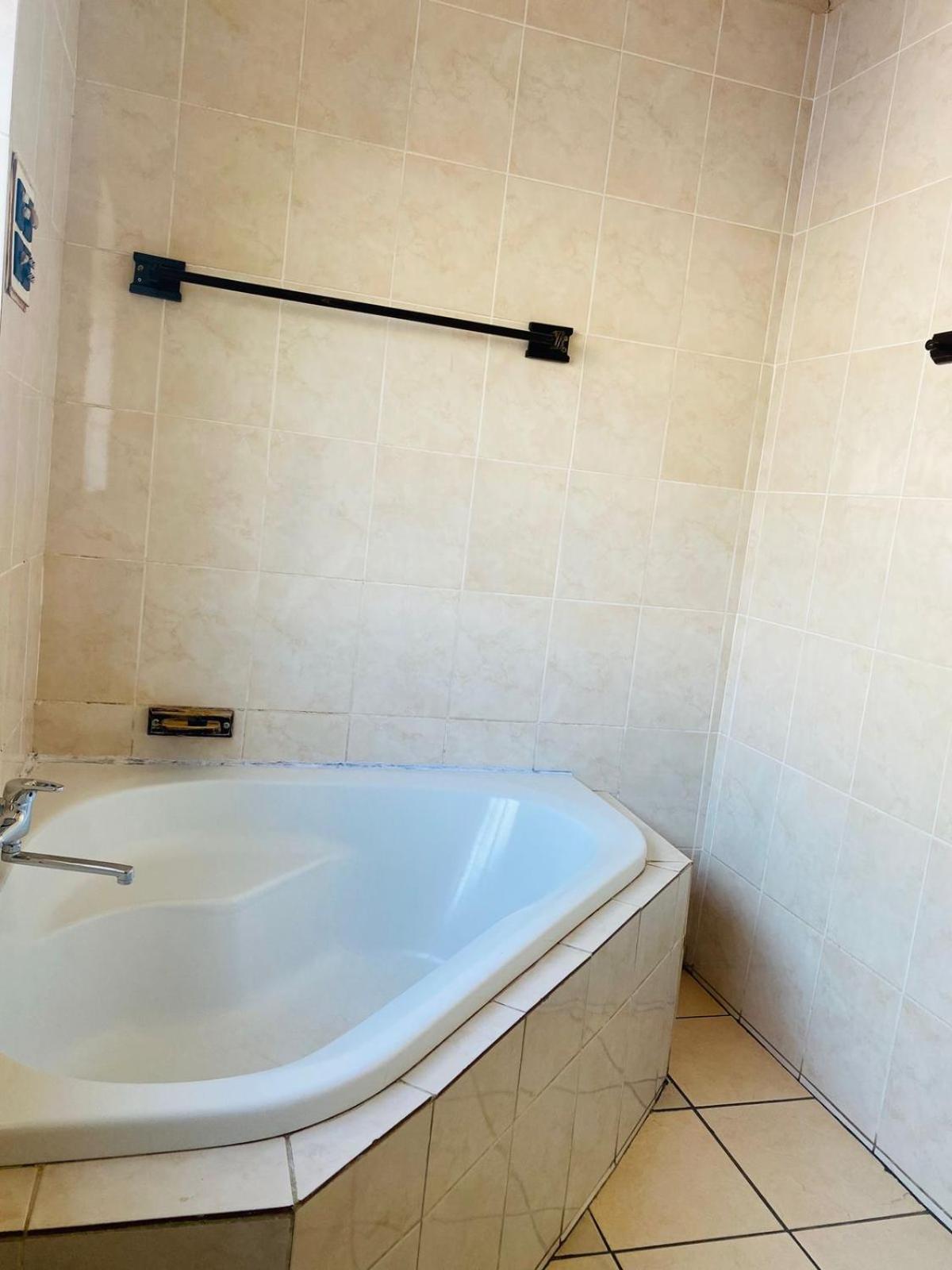 Airport Imperial Guest House Kempton Park Bagian luar foto
