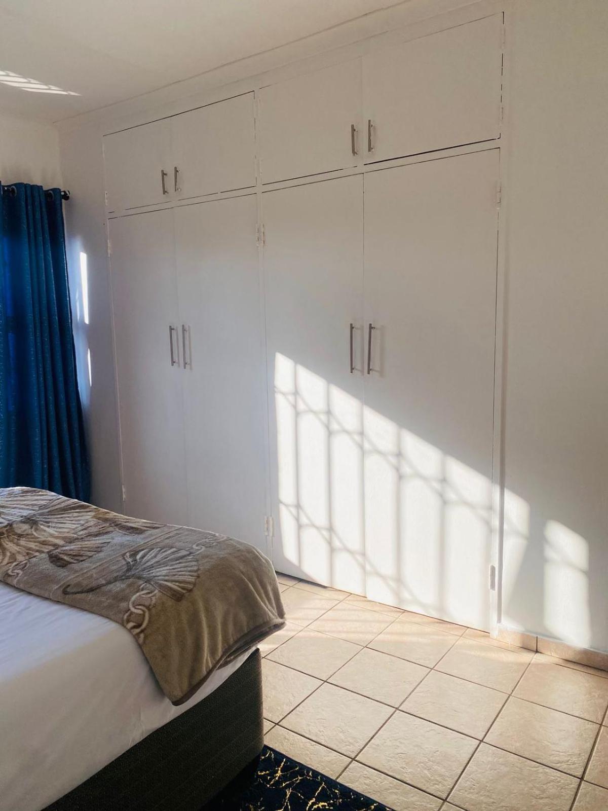 Airport Imperial Guest House Kempton Park Bagian luar foto